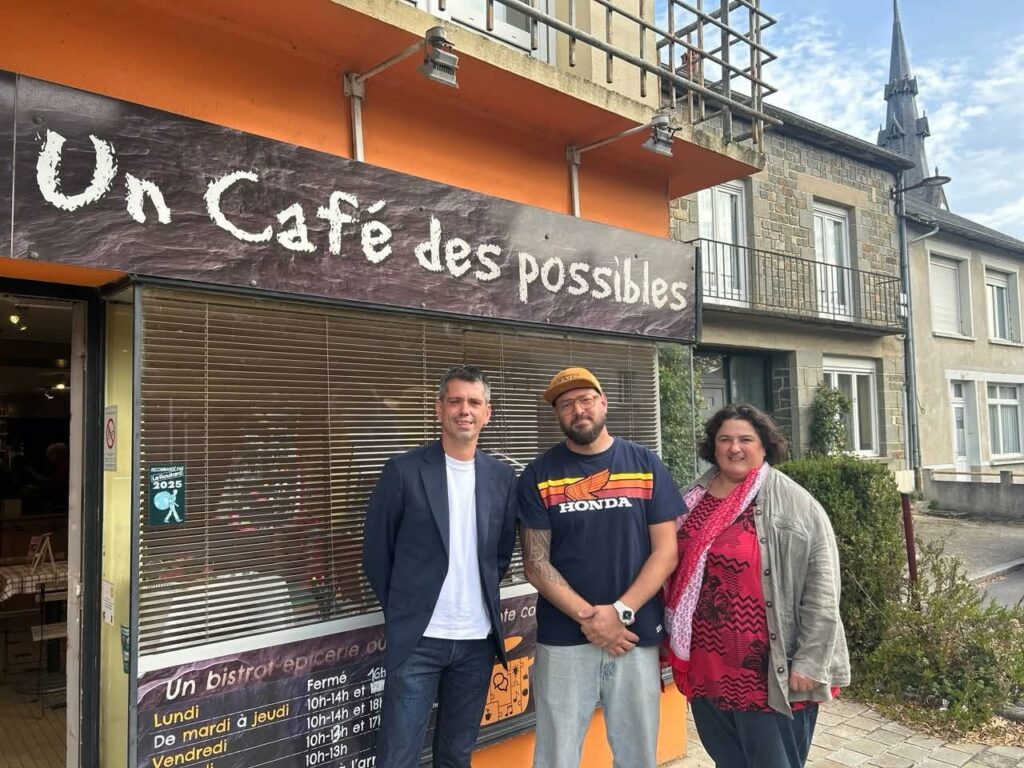 Visite au café des possibles, Guipel